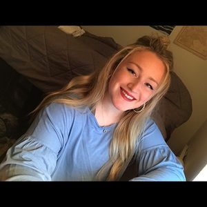 Meet your Posher, Olivia